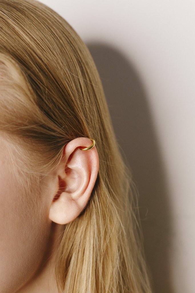 Объемный маленький позолоченный кафф