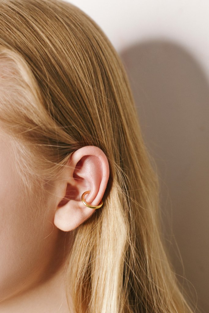 Объемный большой позолоченный кафф