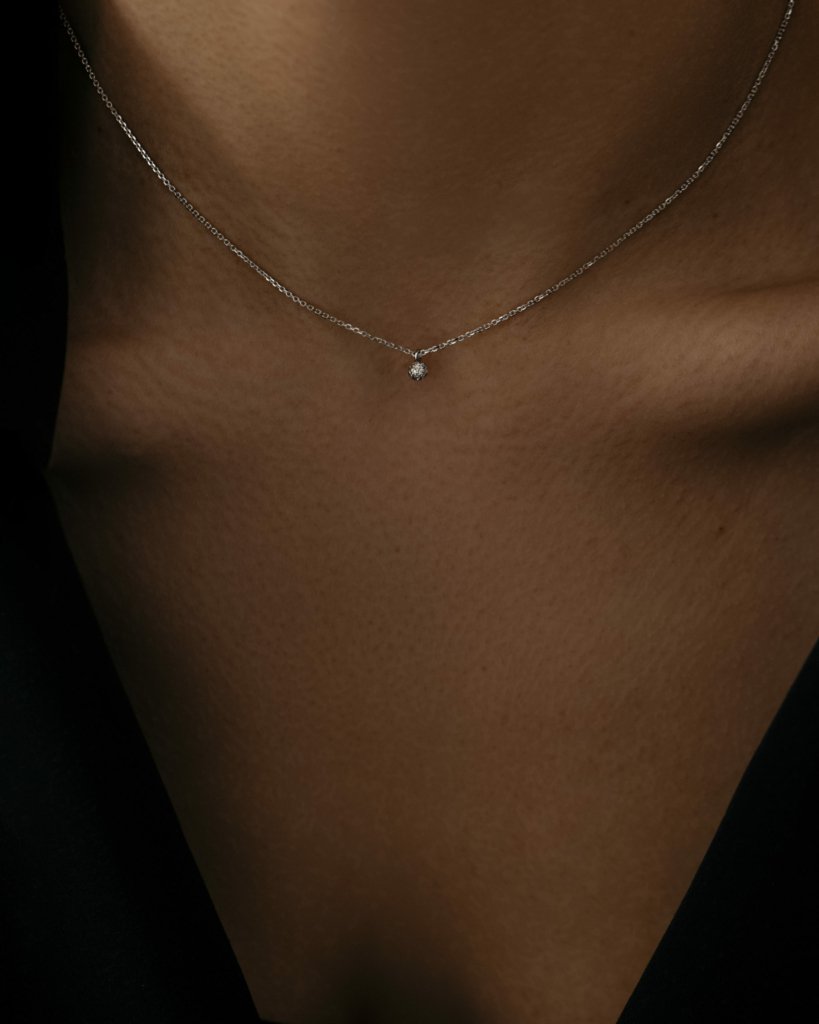 Подвеска-шарик из золота с бриллиантами