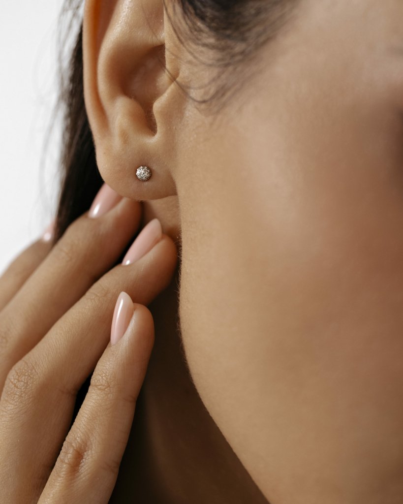 Пусеты шарики из золота с микробриллиантами