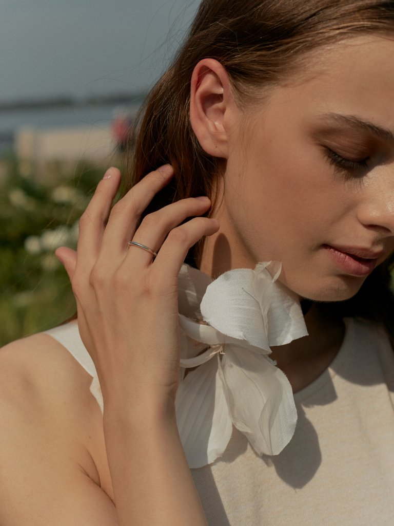 Базовое кольцо из белого золота