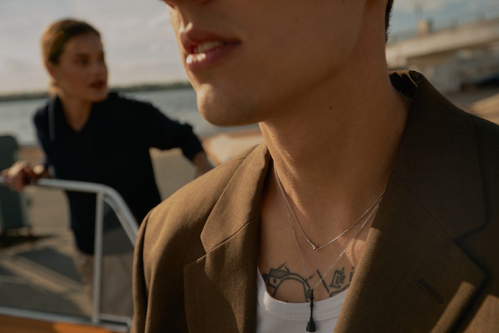 Подвеска Королева Черная