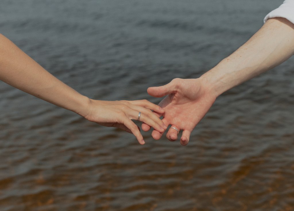 Кольцо из белого золота Марс и Венера