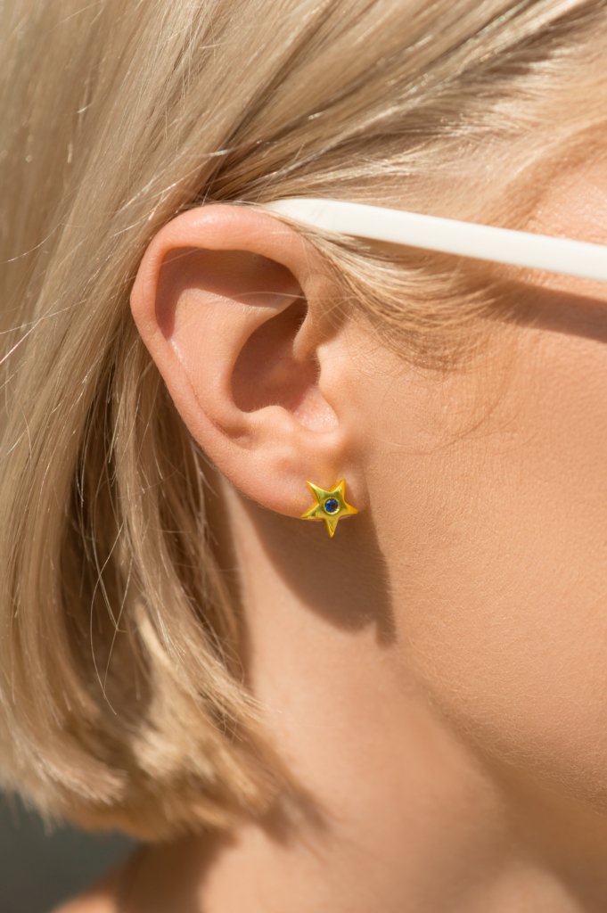 Пусеты с цветными фигурками