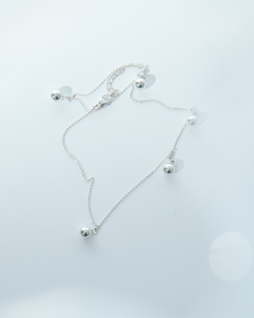 Ожерелье с пятью шариками