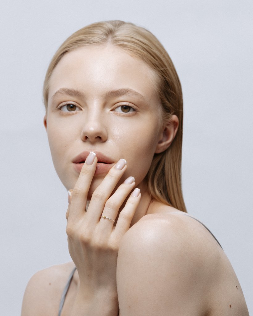 Кольцо с желтым лабораторным микробриллиантом