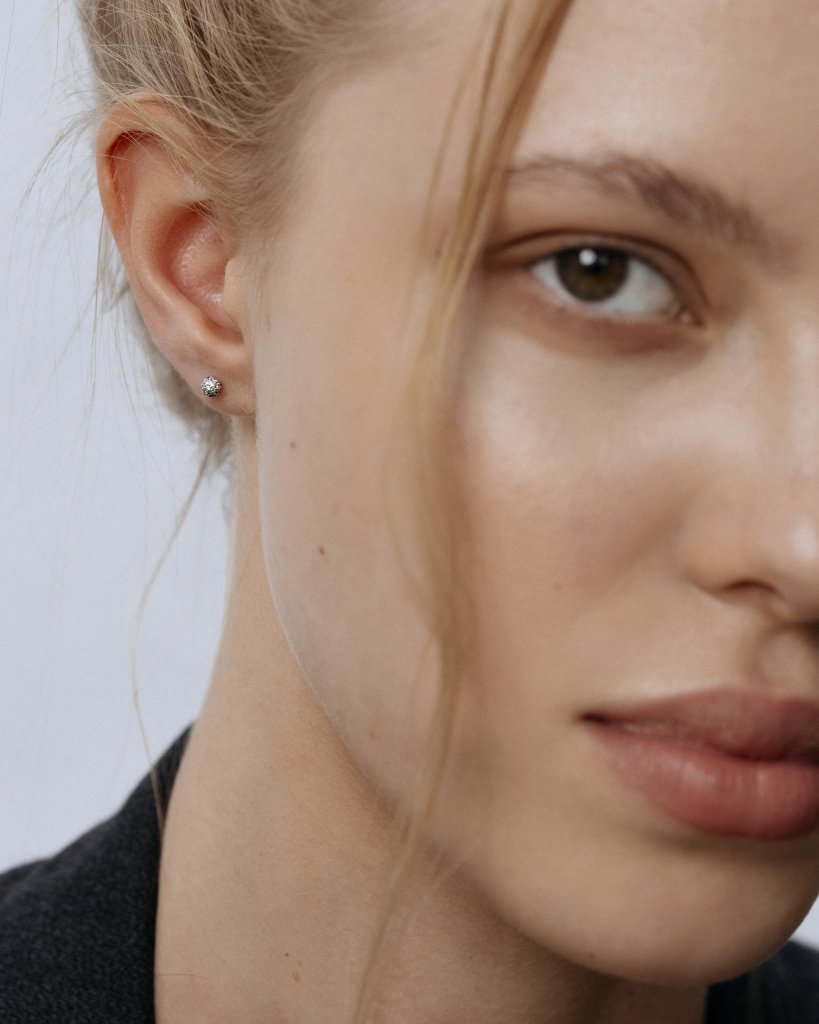 Пусеты шарики из золота с микробриллиантами