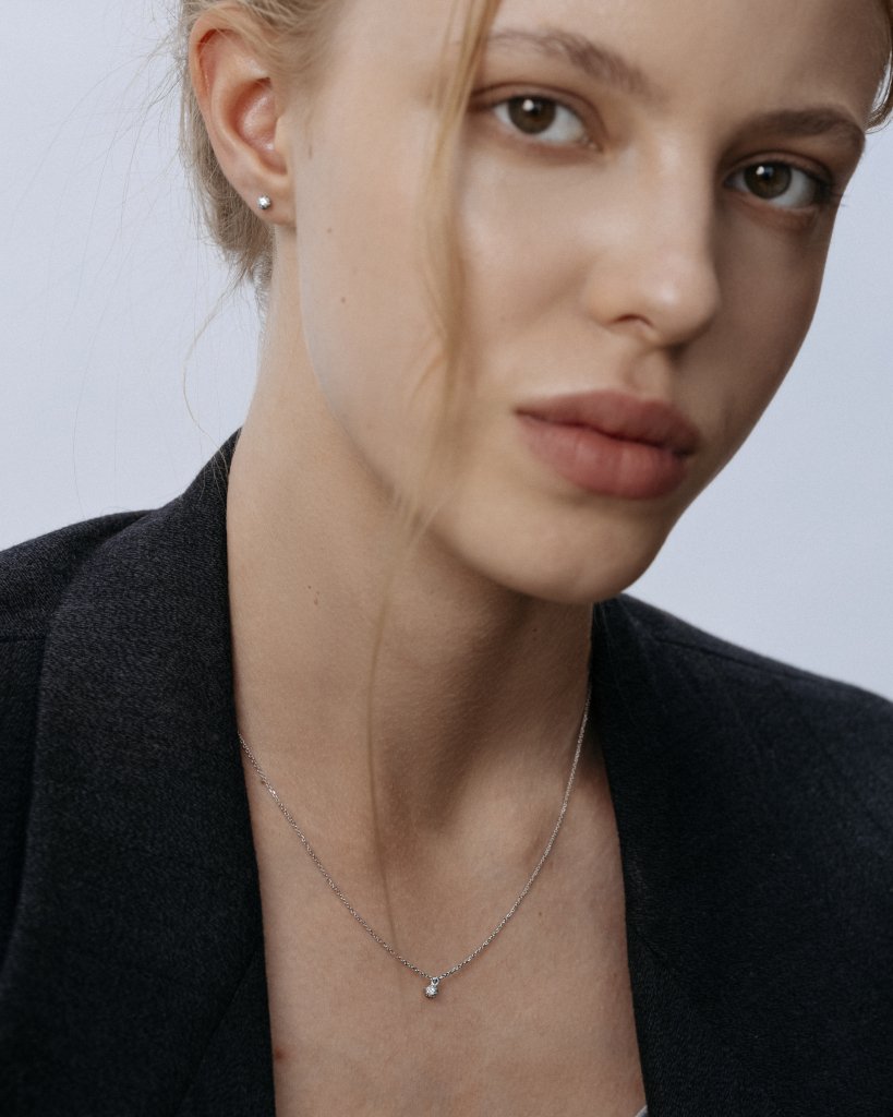 Подвеска-шарик из золота с бриллиантами