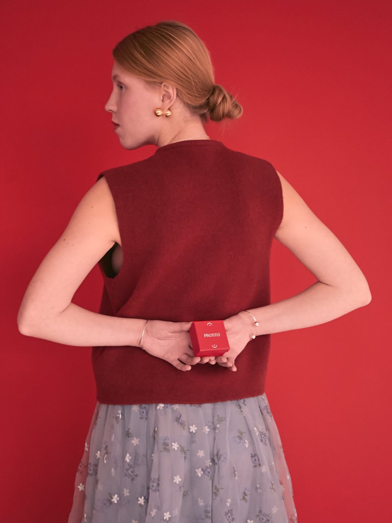 Моносерьга с самыми большими золотыми шарами