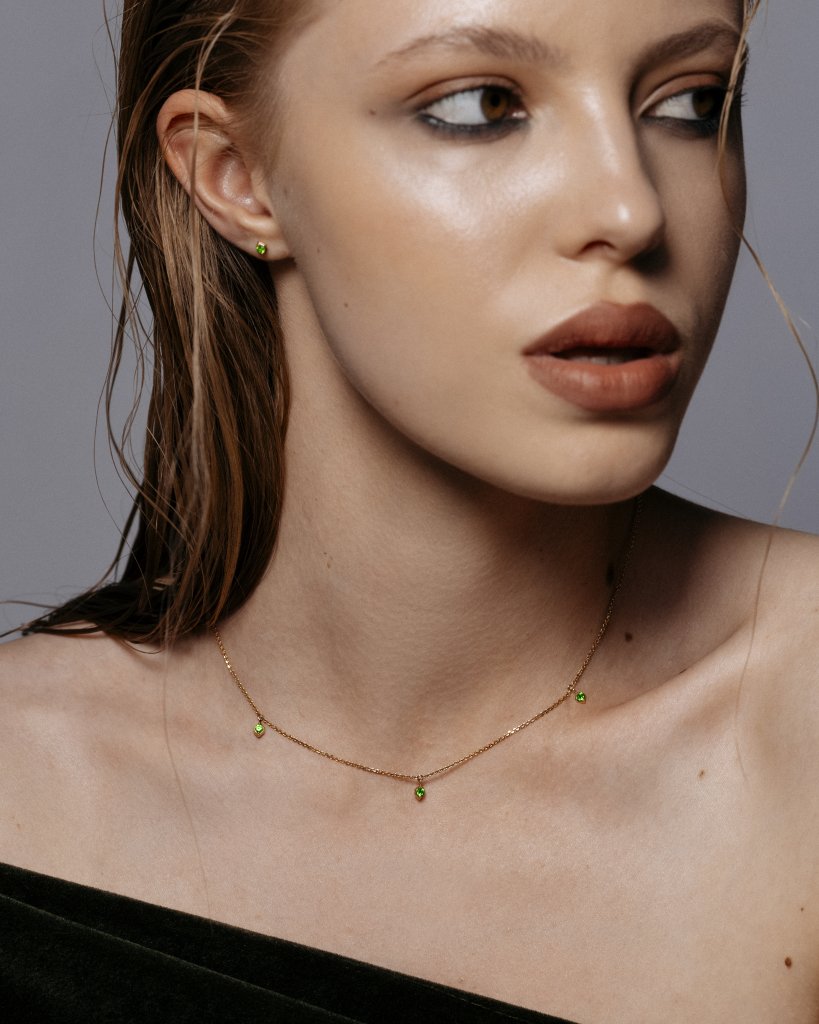 Ожерелье из желтого золота с демантоидами