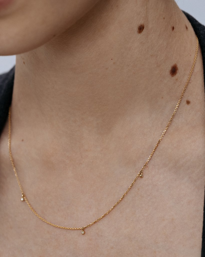 Бриллиантовое ожерелье из желтого золота