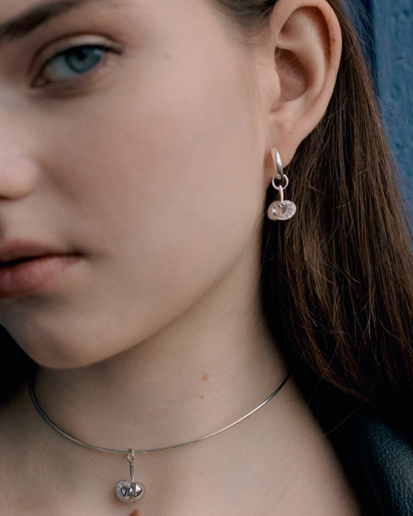 Подвеска вишенка с косточкой