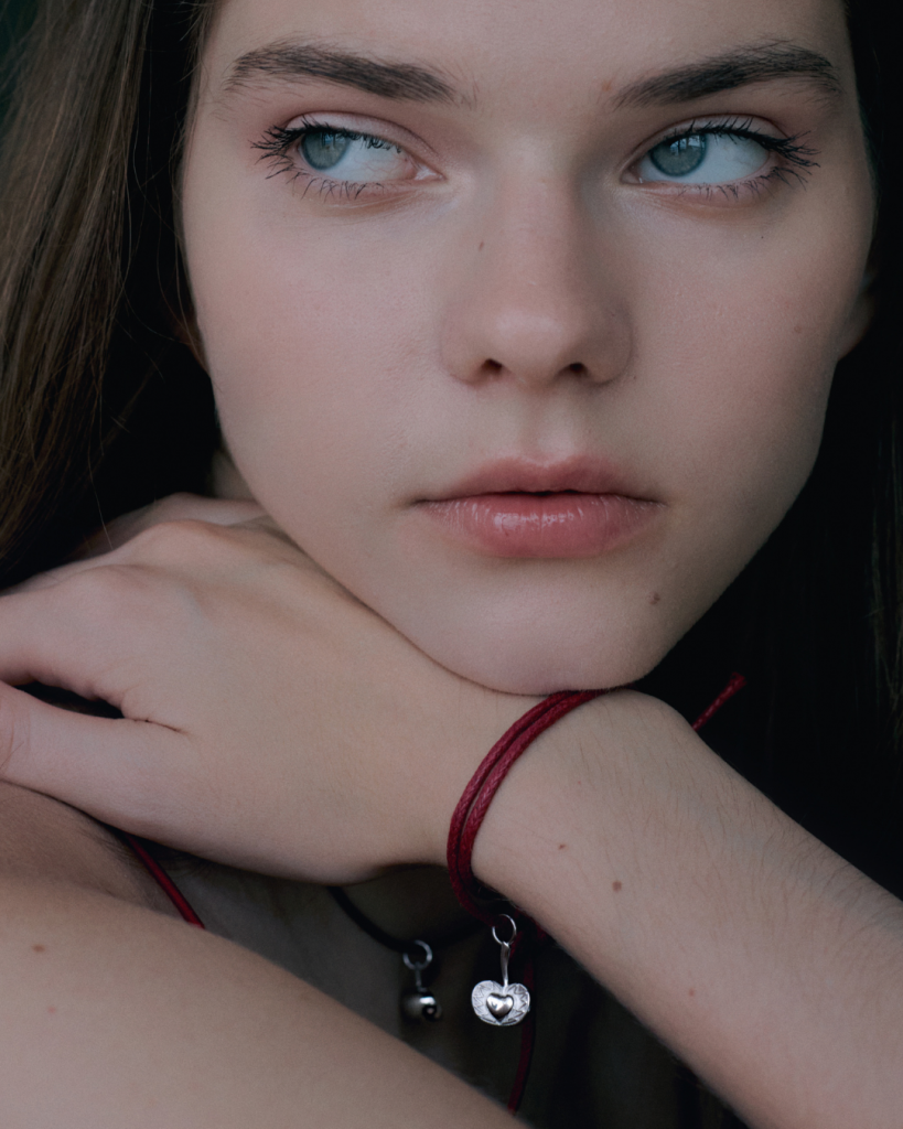 Подвеска вишенка с косточкой