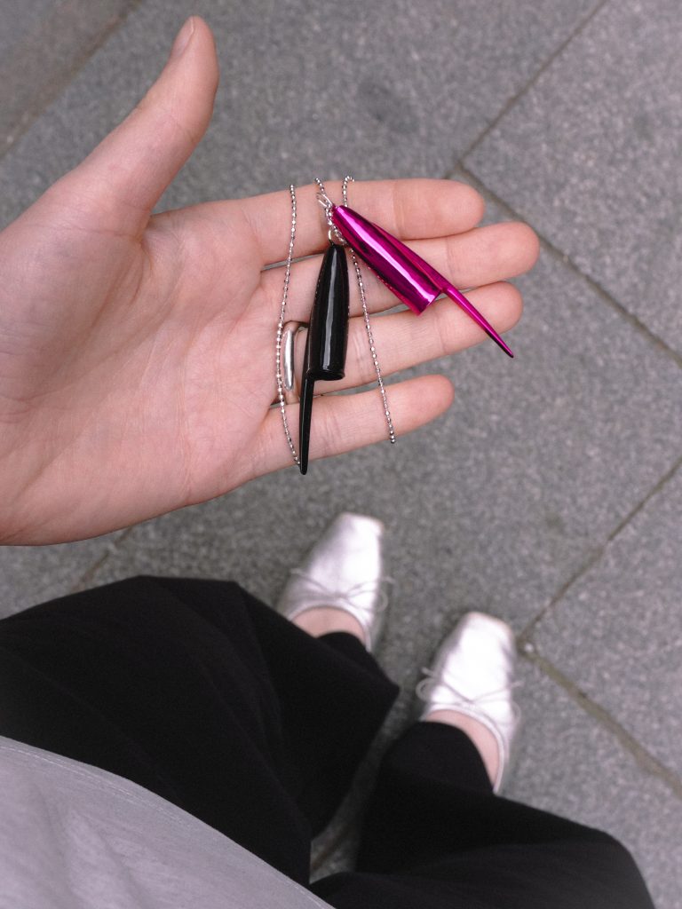 Подвеска колпачок черный